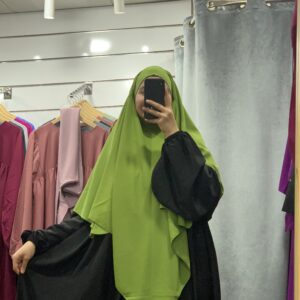 طقم اروى ( الأسود مع الأخضر )