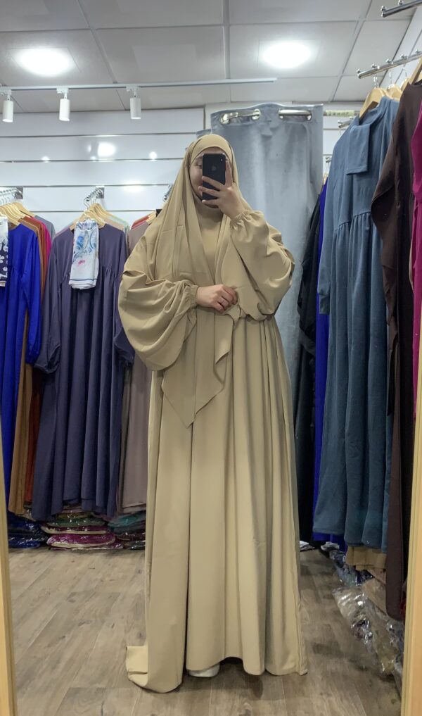 طقم اروى ( البيج مع البيج  )